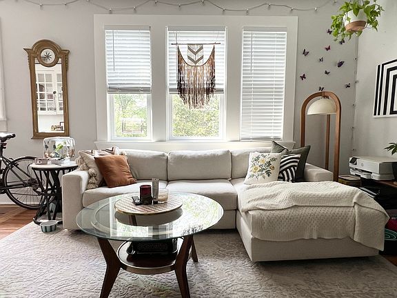 Sunny living room!