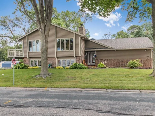 1656 Bluebird Ln, Mound, MN 55364