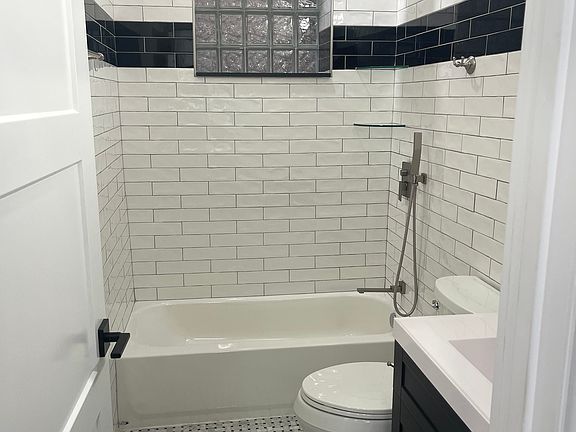 4th image of 3558 S Emerald Ave APT 1R