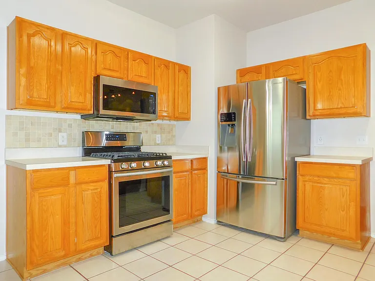 7917 Seven Oaks Ln — Photo 12