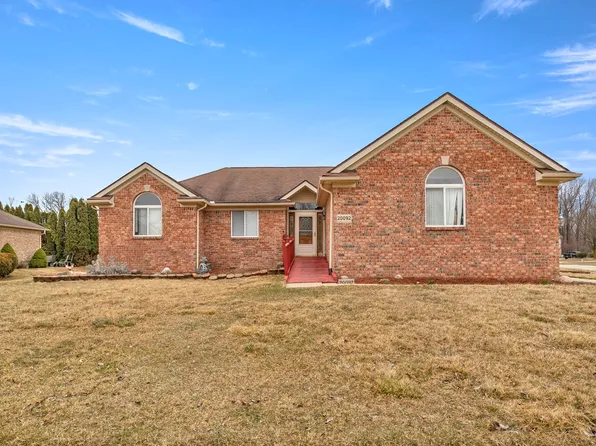 20092 Candace Dr, Rockwood, MI 48173