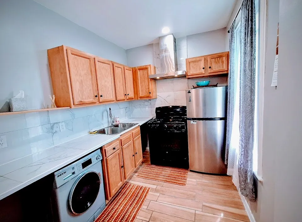 400 Rutger St #3