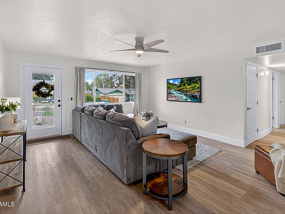 3rd image of 3449 N Alta Vista Dr