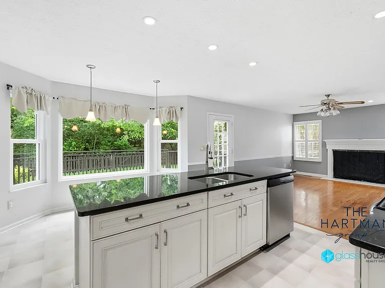 990 Mistic Ln — Photo 17