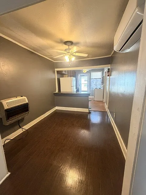 2 bed, 1.0 bath, $800 — Photo 4