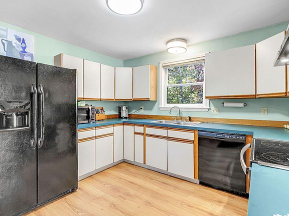 5th image of 25 Meyers Wood Drive