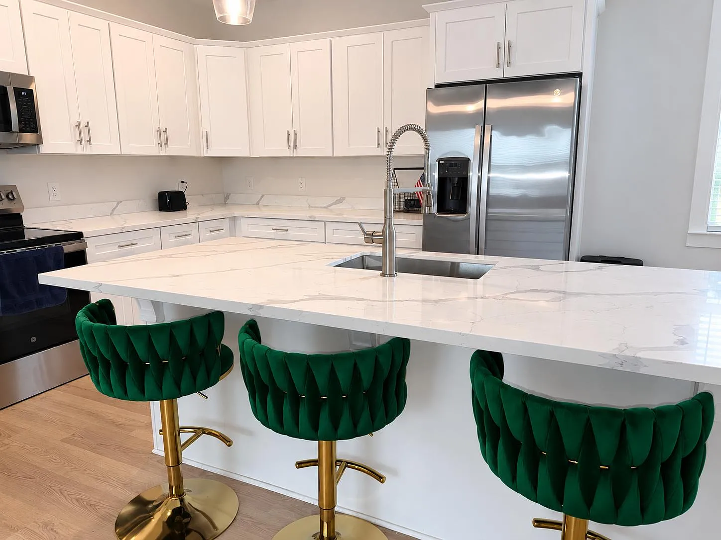 4 bed, 2.5 bath, 1834 sqft, $1,282 — Photo 3