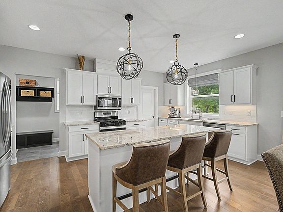 5th image of 6694 Lakeview Cir NE