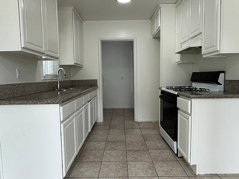 769 E Doran St #769 — Photo 5