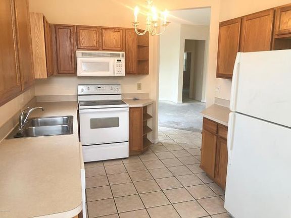 5th image of 1632 Derby Ln