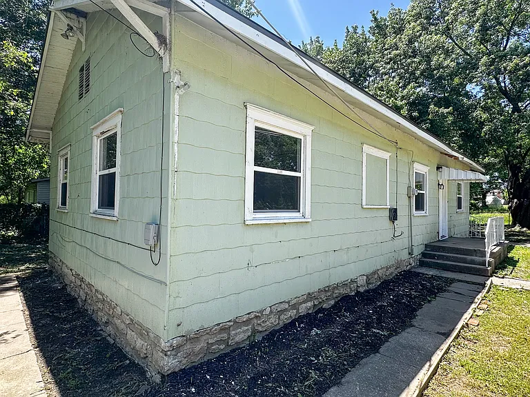 8001 Euclid Ave — Photo 20