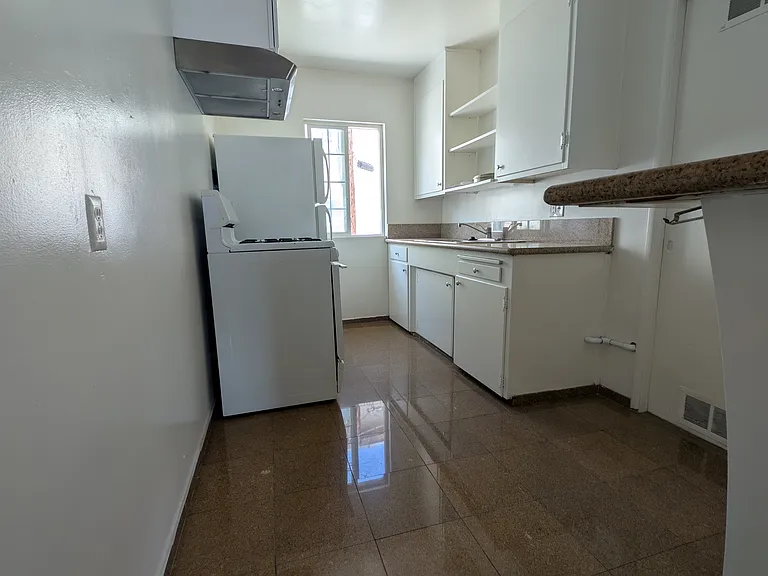 5214 El Verano Ave #6 — Photo 6