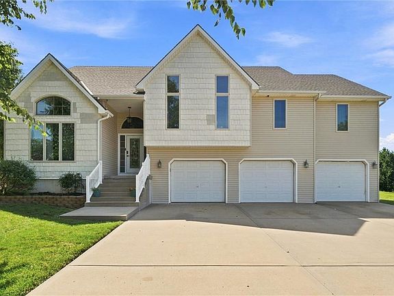 3rd image of 7286 SW Crystal Ln