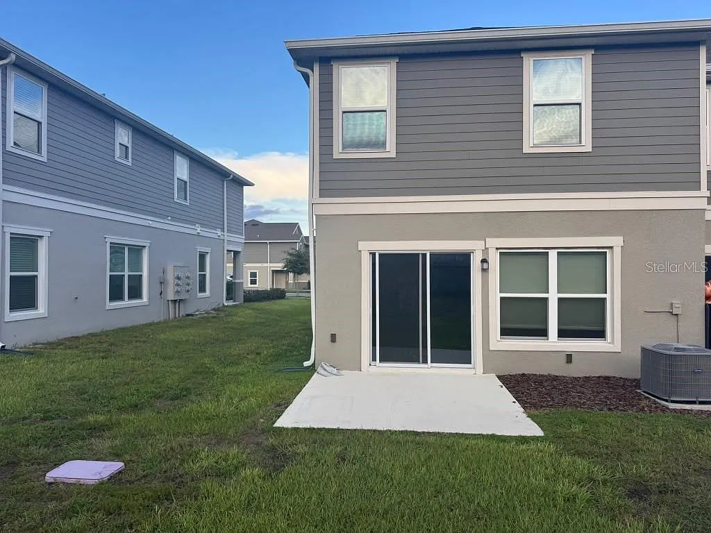 3 bed, 2.5 bath, 1687 sqft, $2,300 — Photo 4