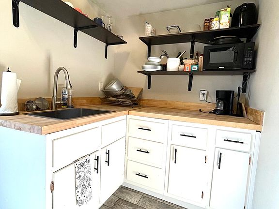 2nd image of 447 W Vine St #1E