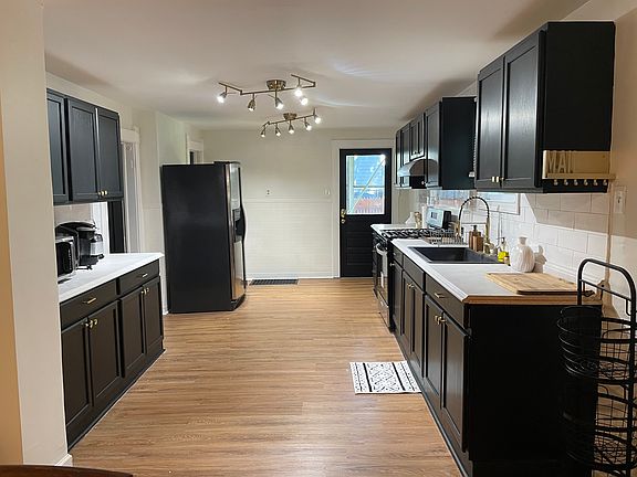 2nd image of 105 Boyd Ave Floor 1
