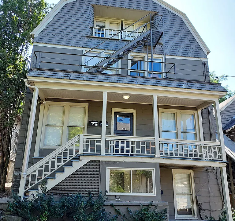 209 Williams St #1