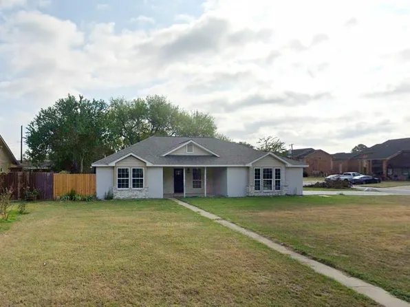 1740 6th St, Hempstead, TX 77445
