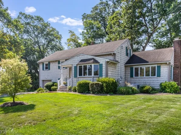 16 Adams Dr, Hanover Twp., NJ 07981