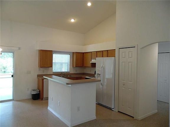3rd image of 481 Halloran St SE