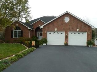 35 Brookshire Dr, Rocky Mount, VA 24151