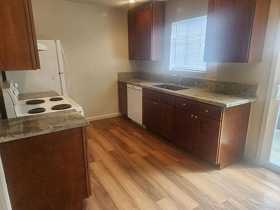 3rd image of 251 Pilarcitos Ave #1