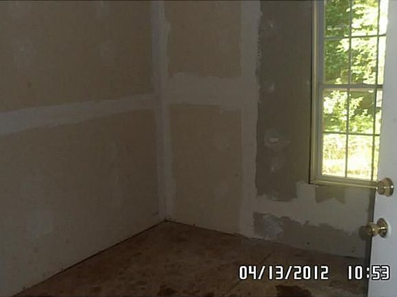 3rd image of 1141 Evelyn Dr
