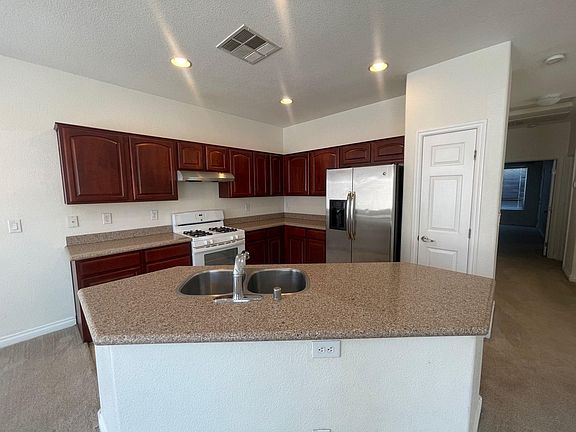 5th image of 4723 Killington St
