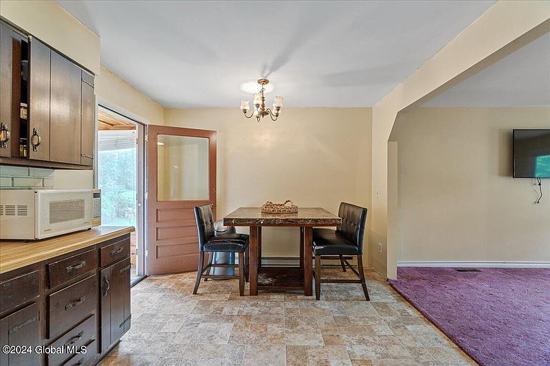4th image of 38 Cook Circle