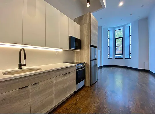 Rented by Doorway NYC, LLC | media 1