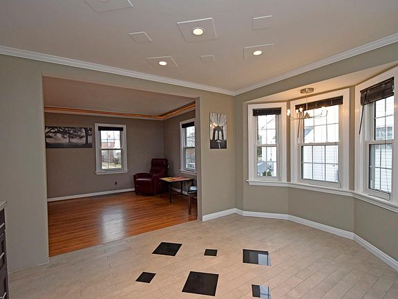 4th image of 3853 Gardner Ave