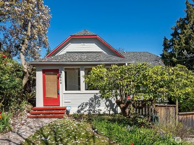 942 N 81st Street, Seattle, WA, 98103