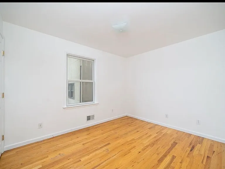 38 W 20th St #2 — Photo 11