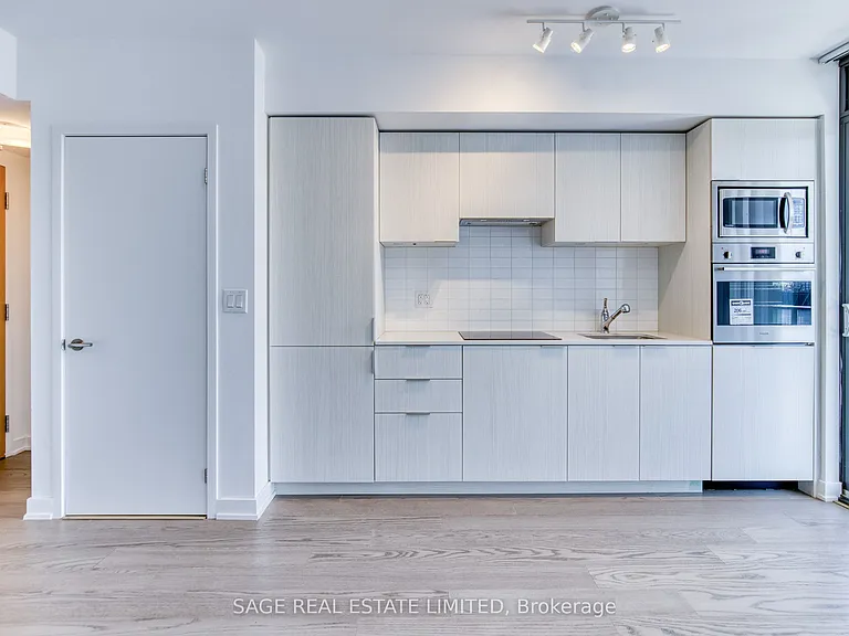 11 Wellesley St W #2613 — Photo 4