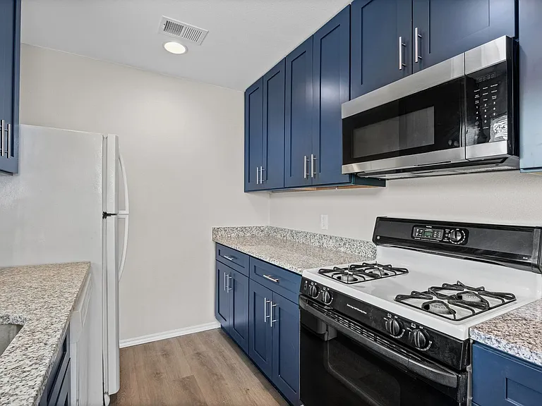 2615 Ektom Dr — Photo 25