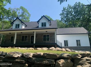 119 Long Ridge Rd, Lords Valley, PA 18428