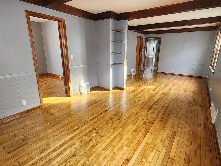 20664 Miller Ave — Photo 2