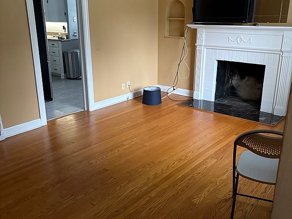 4th image of 56 Edgewater Dr