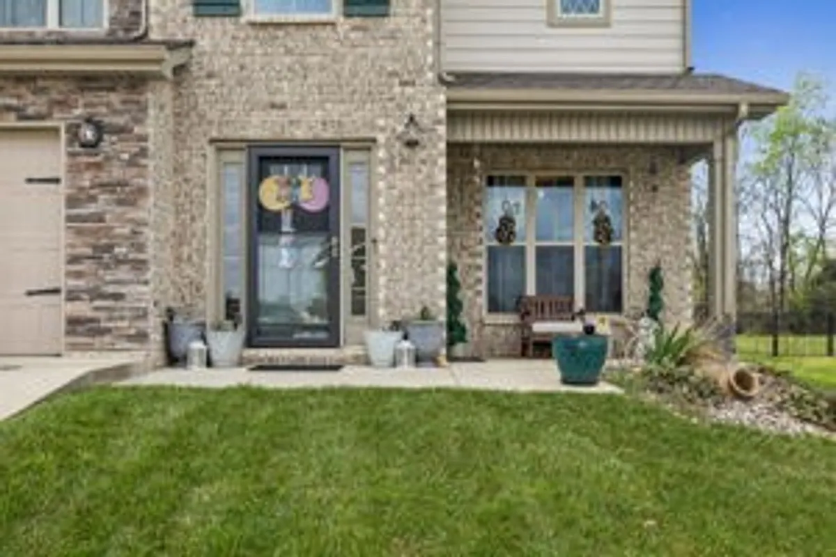 Building Photo - 369 Frontier Dr