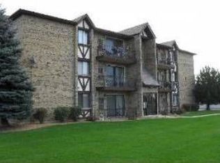 7171 175th St APT 1B, Tinley Park, IL 60477