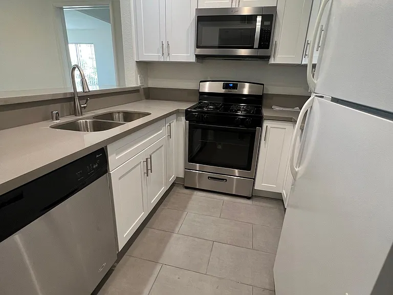 10916 Ashton Ave #101 — Photo 2