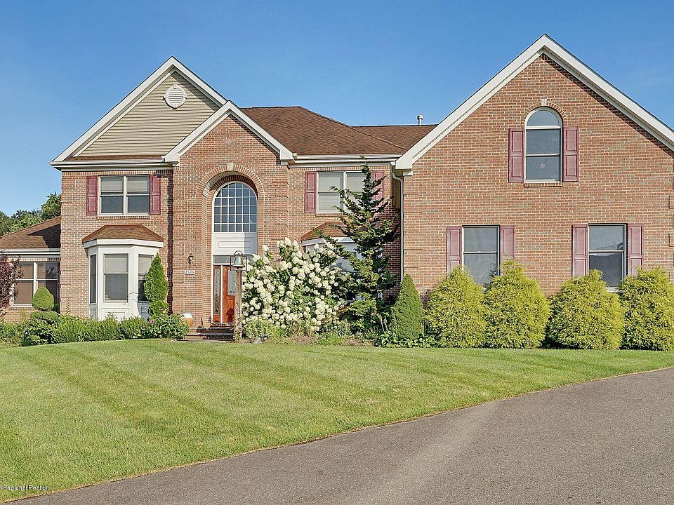1st image of 1576 Julia Ct