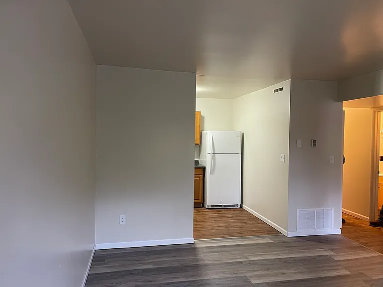 Colonial Estates — Photo 18