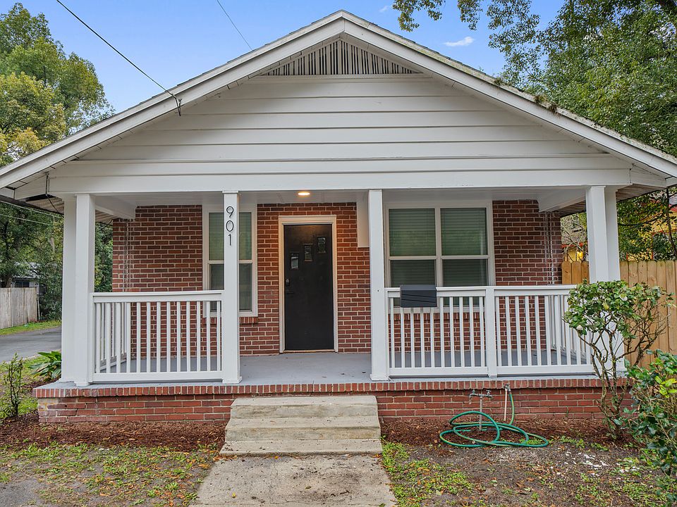 1st image of 901 NW 4th Pl