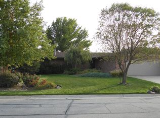 862 N Lakeshore Dr, Lincoln, NE 68528