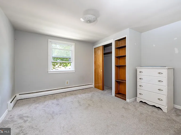 224 Henry St — Photo 9