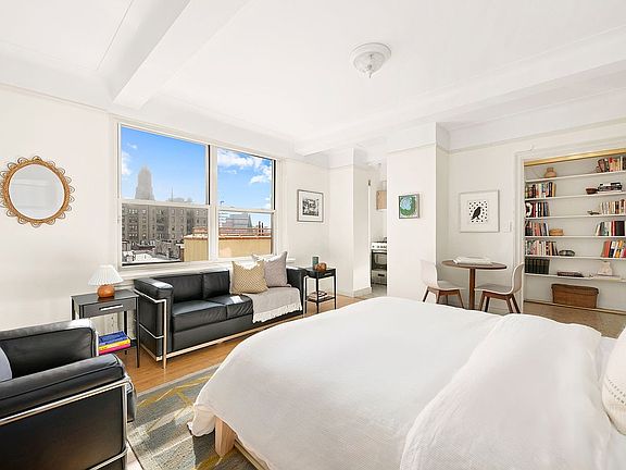 2nd image of 70 Remsen St APT 8J