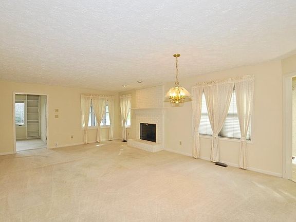 3rd image of 7003 Steinmeier Dr W