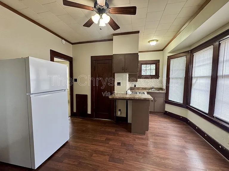 725 Joliet St — Photo 3