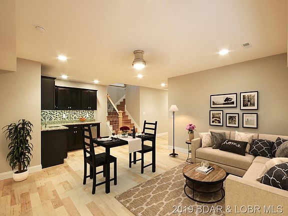 3rd image of 121 E Lake Ct